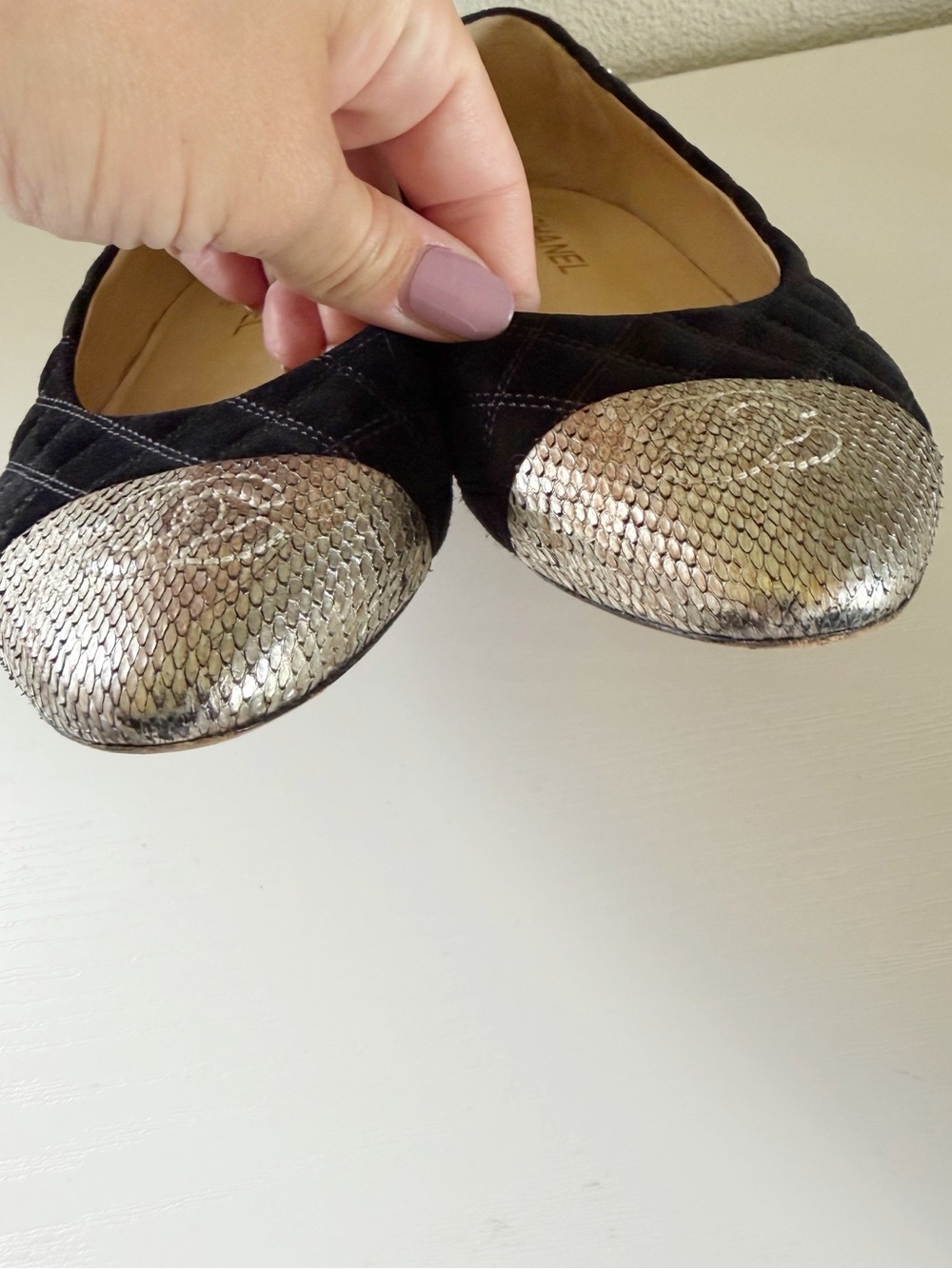Chanel Quilted Suede Ballet Flats Black Silver CC Cap Toe EU 40.5 US 10.5 - Picture 6 of 12